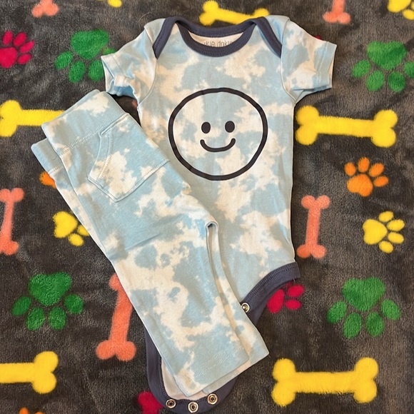 Newborn outfit bundle - Picture 3 of 5